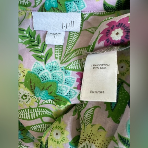 JJill lightweight, long sleeve blouse button up - Picture 3 of 3